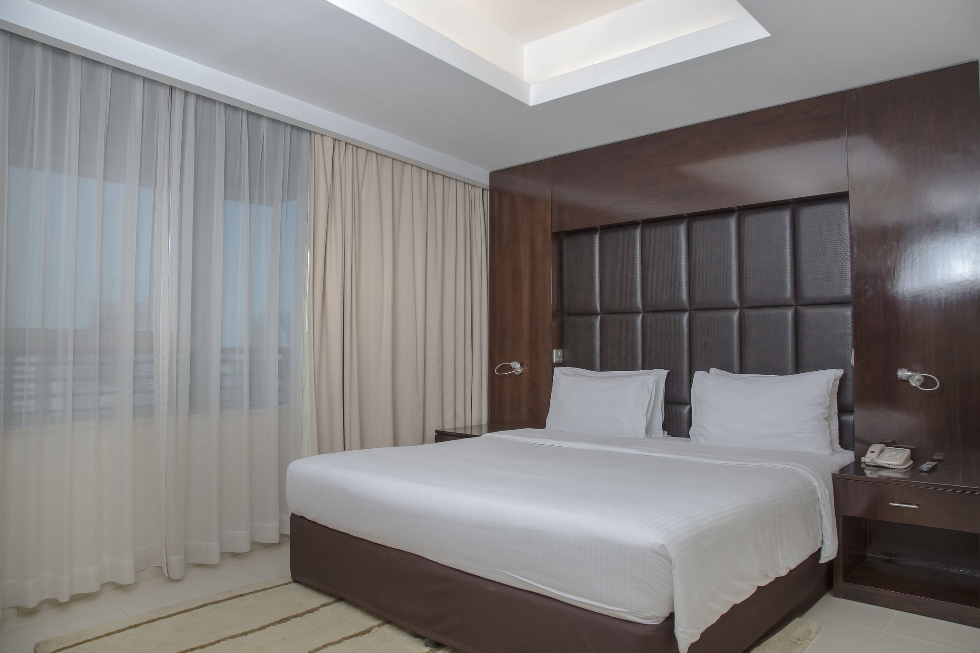 Staybridge Suites Dubai Internet City Экстерьер фото