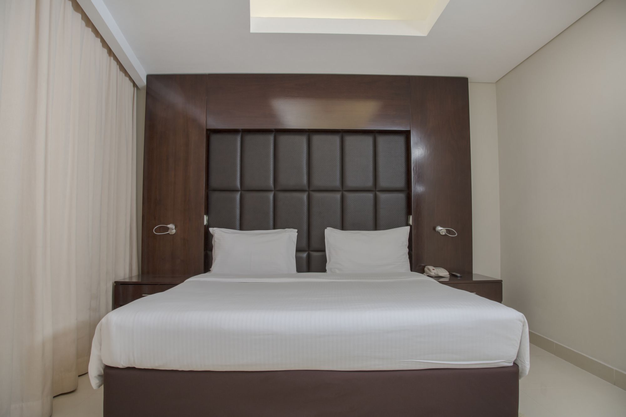 Staybridge Suites Dubai Internet City Экстерьер фото